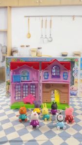 (COOLKID)Toys Kingsland Beautiful Villa Pig Family House Toy Set pig Cute Figures Toy Boxed Set with Light Sound