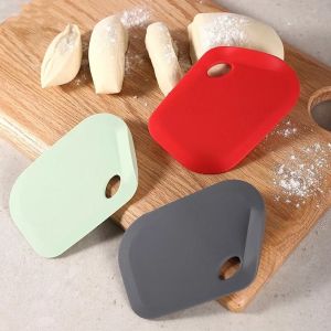 1pcs Dough Scraper for Baking Dough Pizza Cutter Pastry Slicer Blade Kitchen Gadgets Silicone Dough Slicer Kitchen Tools