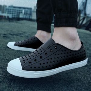 Breathable Hollow out Summer Clog Shoes Men Women Casual Beach Sandals Outdoor Hollow Design Slip-On Rain Shoes Holiday Flip Flops