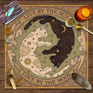 Sun-Moon Cat Design Under the Starry Sky Mystic Altar Tablecloth for Tarot Divination and Witchcraft Rituals Table Decor Cover