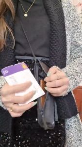 กระเป๋าใส่แฟ้มกันขโมยอเนกประสงค์ กระเป๋าเอกสารเดินทางกันขโมยมัลติฟังก์ชั่น ที่ใส่หนังสือเดินทางตั๋วเปลี่ยนถุงเก็บกระเป๋า