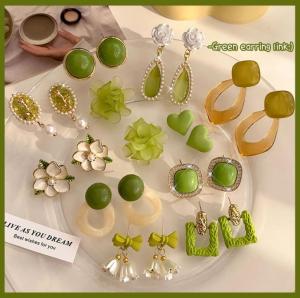 Elegant Green Flower Womens Earrings Spring Summer Fashion Sensation High-End Feeling Ear Jewelry New 2024 Unique Design