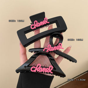 Elegant Cool Barbie Pink Letter Clip Hair Claw for Women High-End Summer Hair Accessory with Shark Clip Design