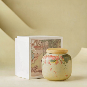 SHUANGYU | Sealed Ceramic Tea Storage Can Red Koi Playing Among Lotuses Design