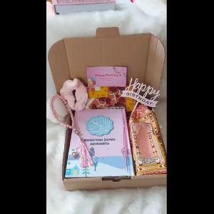 Hampers Al Quran ( FREE Tulis Nama Di Cover ) plus Sajadah Tasbih Hadiah Pernikahan Ultah Kado Gift Box Set Muslim Ukuran A5