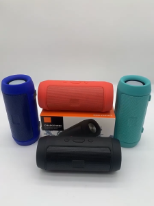 Pembesar Auara BluetoothTanpa Wayar Dengan Subwoofer radio kelantangan tinggi slot kad sistem pembayaran penyiar suara sistem audio rumah mudah alih
