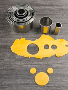 12 Head round Stainless Steel Cartoon Biscuit Mousse Ring Cake Vegetable Fruit Tart Dumpling Skin Straight Tube Polished