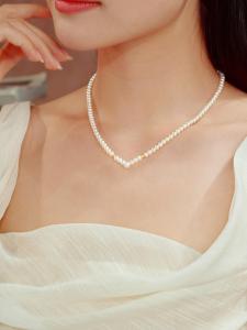 ZHOU LIU FU 周六福 สร้อยคอทองคำ 75% 18K Natural Freshwater Pearl Necklace Elegant Pearl Adjustable Chain Fine Pearl Jewelry for Women 40+3CM X0513873