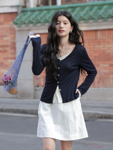 Chic Korean Style V-Neck Long Sleeve Knitted Sweater Womens Spring Design Sensation Color Block Fake Two-Piece Top