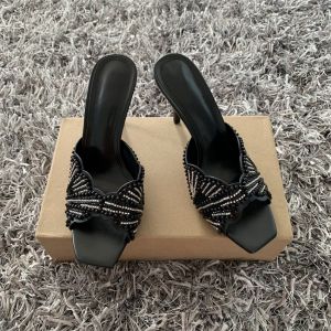 Giày Cao Gót Quai Ngang Mùa Hè Nữ Thủ Công Trang Trí Ngọc Trai Dệt Ruy Băng Chéo Giày Dự Tiệc Cưới Gót Nhọn