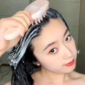 [HCM] Bàn Chải Gội Đầu Mát Xa Da Đầu Bằng silicone Tay Cầm Dài Tiện Lợi-Cozy520