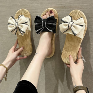 French Elegant Flat Bottom Sandals Womens Summer 2025 New Popular Fairy Style Outdoor Slippers Simple Design Flat Heel PVC