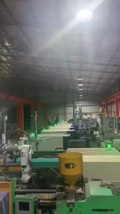 ถังขยะสี่เหลี่ยมแคบสีสันสดใสสำหรับใช้ในบ้าน ป้องกันกลิ่น ฝาพับกด ถังสุขภัณฑ์หรูหราเบา