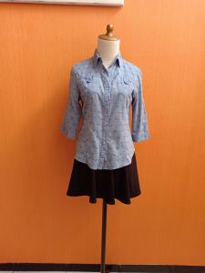 atasan kemeja wanita abu muda GAUDI cewek M kerja kuliah santai cute