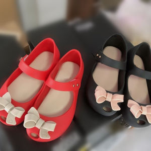Giày Sandal G Jelly Mắt Cá Cho Bé Gái Mùa Hè Giày Cổ Chữ T Chữ Dây Thắt Lưng Giày Công Chúa Dán Mág Đế Giày PVC Thời Trang