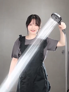 ฝักบัวอาบน้ำ ประหยัดน้ำ ปรับระดับได้ 3 ระดับ มีแบบครบชุด แบบแยกเฉพาะหัว น้ำกระจายครอบคลุมทั่วถึง