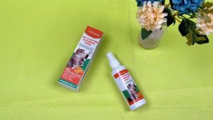 Cat care spray with mild ingredients to reduce scratching and chewing. Home protection spray for cats