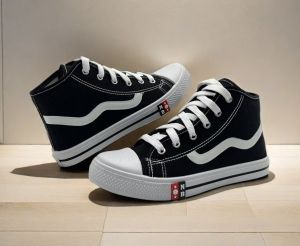 promo terbaru sepatu hitam/putih laki- laki dan perempuan hitam/putih 36-43