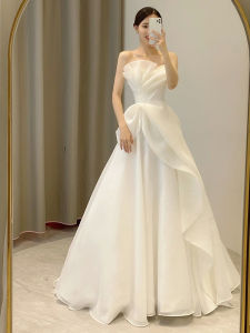 Slimming Satin Wedding Dress 2026 New Style Short French Bustier Simple Travel Photography Bridal Gown with Veil for Slim Brides