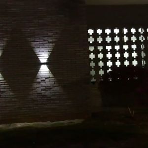 Đèn năng lượng mặt trời hắt tường 2 đầu cao cấp trang trí gắn treo tường ban công trụ cổng biển số nhà kháng nước