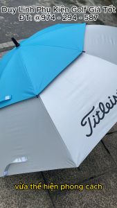 Ô golf Titleist 8 nan kép cấu tạo 2 tầng giúp thông gió chống lật đường kính 136cm chất liệu vải dù bền bỉ khung nan đươc làm bằng catbon nhẹ không han rỉ
