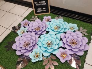 Frozen theme set 11pcs paper flowers for backdrop assembled