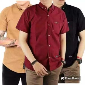 W.k.a PROMO PAKET HEMAT 75 RIBU DAPAT 3 PCS KEMEJA POLOS LENGAN PENDEK PRIA KASUAL BAHAN KATUN