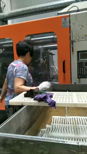 ตะแกรงน้ำล้น ตะแกรง/ท่อสระว่ายน้ำ ป้องกันการลื่นในสระว่ายน้ำ Swimming Pool Gratings ABS และรางน้ำพลาสติก ขนาด 15ซม.18ซม. 20ซม. 25ซม. 30ซม