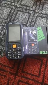 Điện thoại bàn phím i77 Sóng chuẩn 4G .2sim. máy chất. chống va đập. BẢO HÀNH 12 THÁNG. 1 ĐỔI 1 TRONG 3 THÁNG