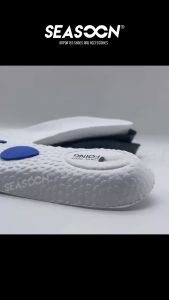 พื้นรองเท้าชั้นในทำจาก EVA นุ่ม ดูดซับแรงกระแทก และระบายอากาศได้ดี ขนาด 35-46