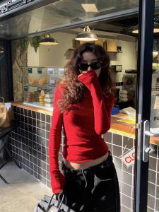 เสื้อสเวตเตอร์ถักคอปกสูงแขนยาวสีแดง เสื้อชั้นในทรงสลิมฟิตสำหรับผู้หญิง ฤดูใบไม้ผลิและฤดูใบไม้ร่วง เสื้อชั้นในดีไซน์ใหม่ ความยาวปกติ