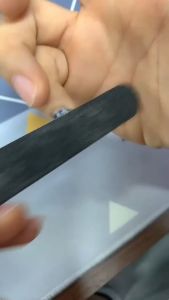 Remove nail polish remover quickly and easily by wearing nail polish remover ointment