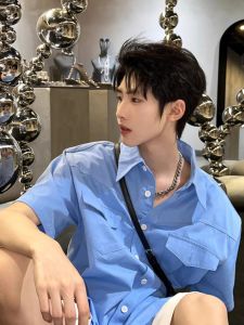 เสื้อเชิ้ตแขนสั้นผู้ชาย Zhuo Can: เสื้อโพลีเอสเตอร์ปกลําลองสําหรับฤดูร้อนสําหรับการรักษาวัยรุ่นที่ไม่ใช่เหล็ก