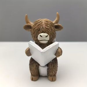 1 Piece Highland Cow Bathroom Decor Statue - Fun Toilet Seat Decoration with Book Farmhouse Style Bathroom Decor Desktop Decoration No Electricity Required Durable Resin Ornament Suitable for Home Office or as a Gift - Perfect for Easter Thanksg...