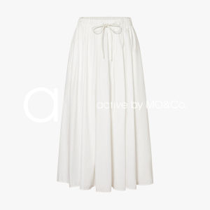 MO&Co. | Sporty Lightweight Midi Skirt