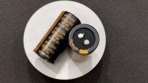 Tụ điện lọc nguồn amply 80v 15000uf loại tốt đặc ruột (1 cái)