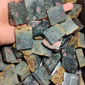 Bongkahan Batu Rubi Tadulako / Batu Ruby Tadulako Asli 100% Nusantara