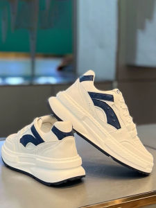 Fashionable Sporty Mens Thick-Heeled Lightweight Breathable White Sneakers Trendy Footwear for Active Lifestyles