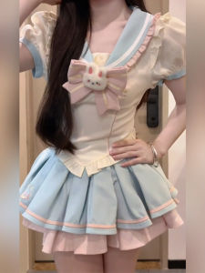 สาวหวานน้ําเงินชุดสองชิ้นกระชับสัดส่วนเอวสูง Ruffles ผีเสื้อปมโพลีเอสเตอร์และกระโปรงสั้นสําหรับงานเลี้ยงวันเกิด 18-25