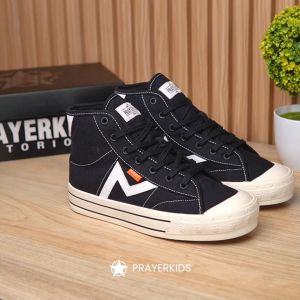 Prayer Kids The Buzt High Black White Sepatu Kasual Pria Wanita
