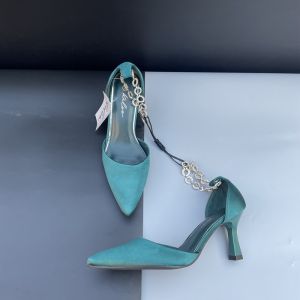 รองเท้าส้นสูงหัวแหลมขนาดใหญ่สำหรับผู้หญิง รองเท้าแตะหัวกลวงประดับคริสตัล รองเท้าส้นเดี่ยวเซ็กซี่ รองเท้าแฟชั่นสำหรับผู้หญิง