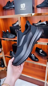 Korean mens sneaker shoes walking shoes casual flat shoes slip on shoes for men breathable rubber shoes for men