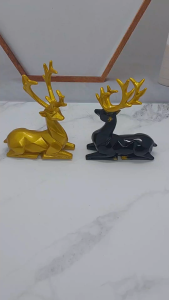 Hiasan meja aesthetic nordic patung rusa duduk warna emas hitam