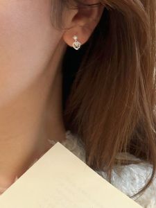 ต่างหูรูปหัวใจไข่มุกเงินแท้ 925 สำหรับผู้หญิง เครื่องประดับแฟชั่น เครื่องประดับหูแบบใหม่ 2024 ดีไซน์เก๋ไก๋และหรูหรา