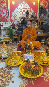 Thần Voi Tài Lộc Mặc Áo Vải Thái Lan Cao 20cm