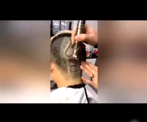 PASAR ASEMKA13 - Alat Cukur Rambut Kemei / Pemotong KM-700Y Baja Karbon dengan Tampilan Digital Lcd Pengisian Daya Usb Dapat Diisi Ulang Kirim Permintaan