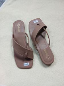 Sandal Sendal flat teplek wanita terlaris Riskabella