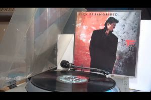 1 แผ่นเสียง 12นิ้ว H34 RICK แผ่น VG++/NM ริ้วรอยบาง เสียงรบกวนน้อยนิด ไม่มีรอยลึก แผ่นล้างทำความสะอาดแล้ว ปก VG++ มีตำหนิขอบนิดหน่อย ขอบไม่ขาด สันไม่ทะลุ