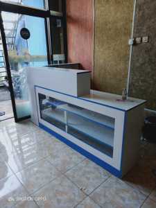 Lemari Rak & Meja Kasir Etalase 1 Set Furniture Display Utk Distro & Butik Minimalis modern. Pemesanan Jabodetabek