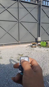 MOTOR CỔNG LÙA TỰ ĐỘNG YH750  TẢI TRỌNG TỐI ĐA 1500KG ĐIỆN ÁP 220V  (chưa bao gồm ray trượt)